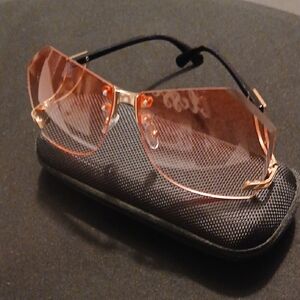 Stylish Pink Tinted Sunglasses with Case